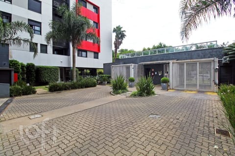 Image 25 - 233013